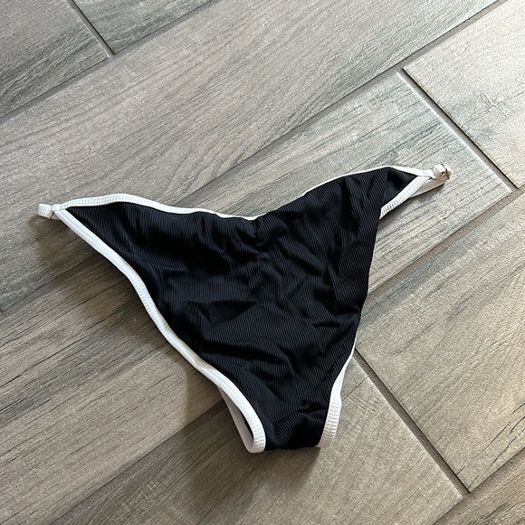 Moeva ribbed bikini bottom - Picture 4 of 5